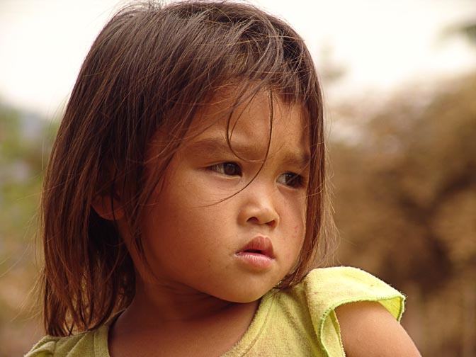 ילדה לאית ליד מערת פוקם, ואנג ויאנג 2007