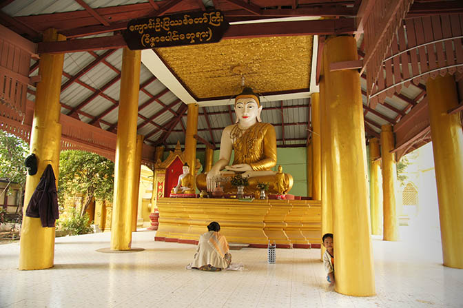 Kyaw Aung San Htar Temple, Amarapura 2015