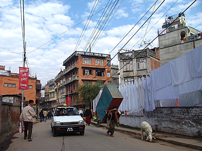 Drying laundry in the streets of 2004