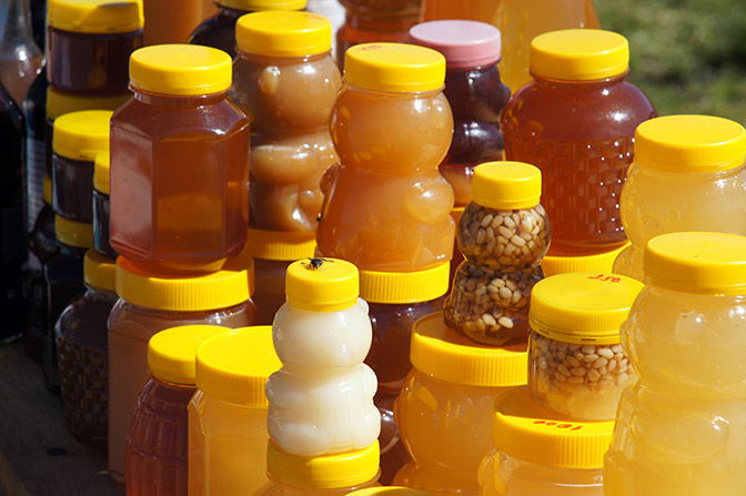 Altai honey on a stand along M52 highway to Mongolia, 2014