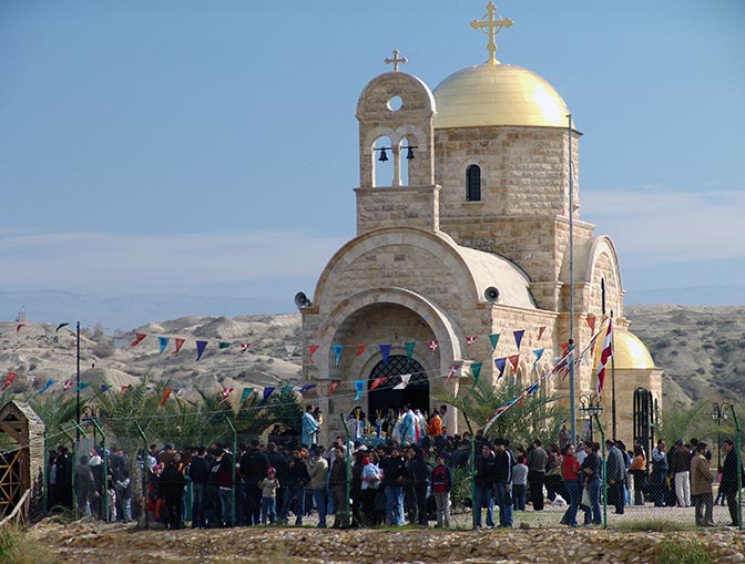 כנסיית יוחנן המטביל היוונית-אורתודוקסית בגדה הירדנית המזרחית, מול אתר הטבילה קאסר אליהוד,  2006