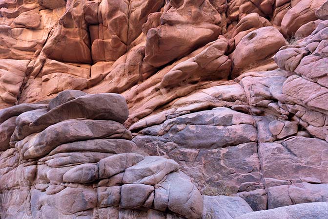 Layered red and grey granite rocks in Wadi Talaa Kibira, 2021