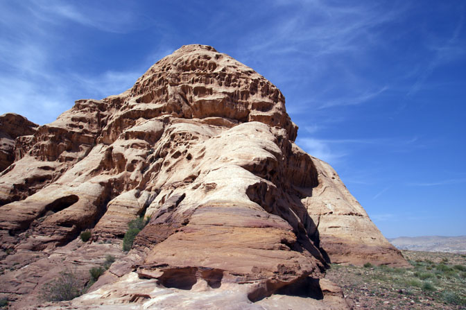 A dome of white sandstone (Disi formation) topping Jabel Juleif, 2010