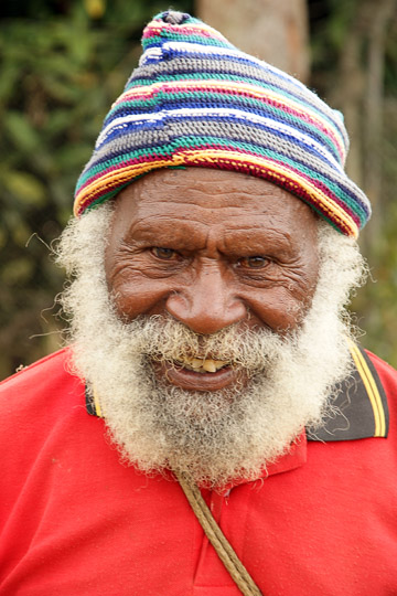 A Huli Tribe man in a traditional hat, Tari 2009
