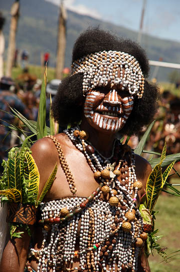 A young lady from the Manus Province, at The Hagen Show 2009