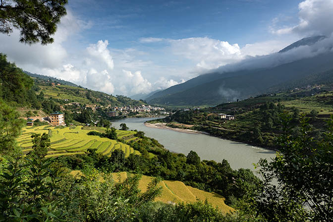 A view towards Punakha along the Puna Tsang Chu, 2018