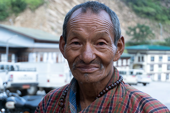 גבר בטרשיגנג במזרח בהוטן, 2018
