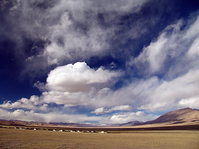 The landscape of the Tibetan plateau close to Old Tingri, 2004