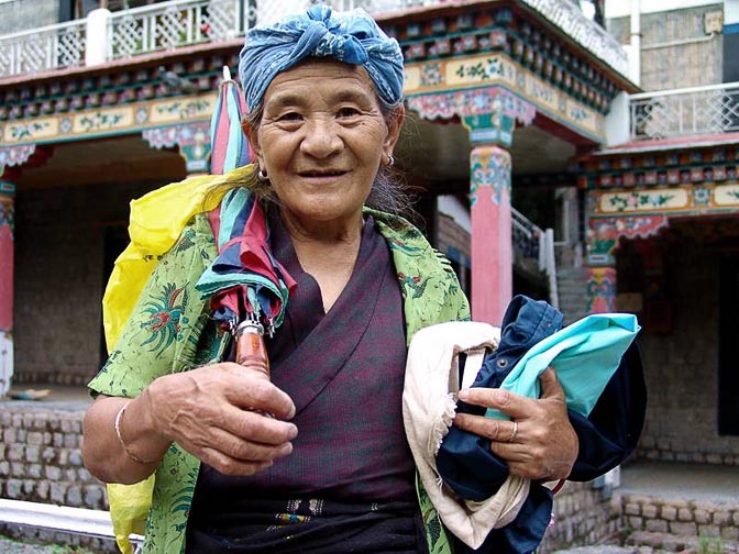 A Tibetan woman at the Norbulingka in Sidhpur, 2004