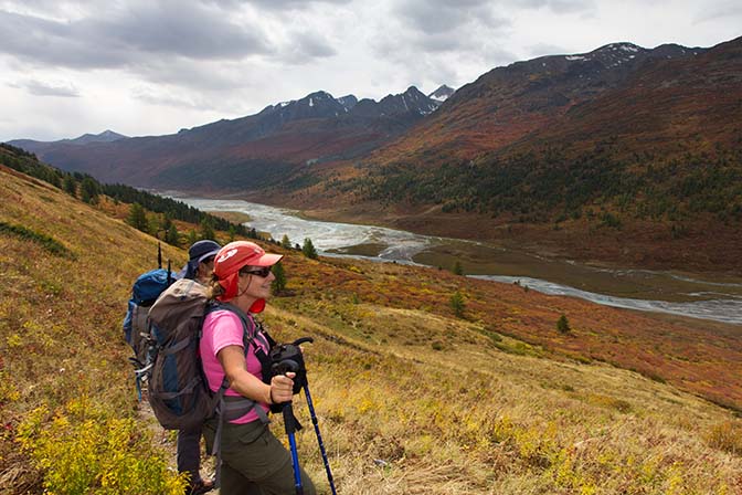 The vivid autumn colors on the slopes of the Altai ridge amidst me, 2014 (photographed by Amir Jacobi)