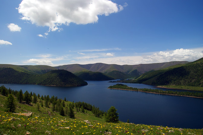 אגם שיריט בפארק הלאומי של שמונת האגמים, עמק אורחון, מרכז מונגוליה 2010