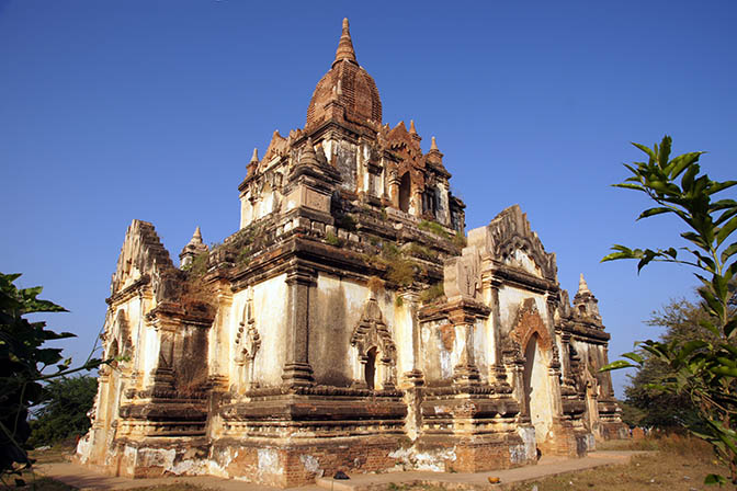 Old pagoda east to the Shwe-zi-gon (Shwezigon) Pagoda, Bagan 2015