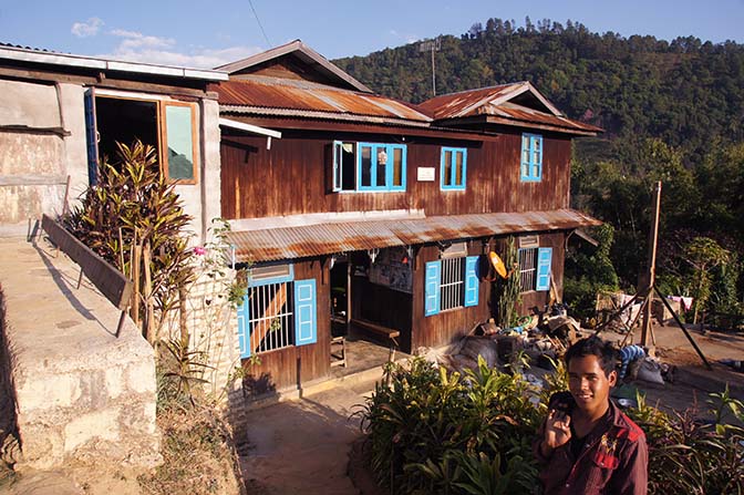 Homestay in Man lwe Palaung hill tribe village, with my trekking guide Naypaing, Trek around Hsipaw 2016