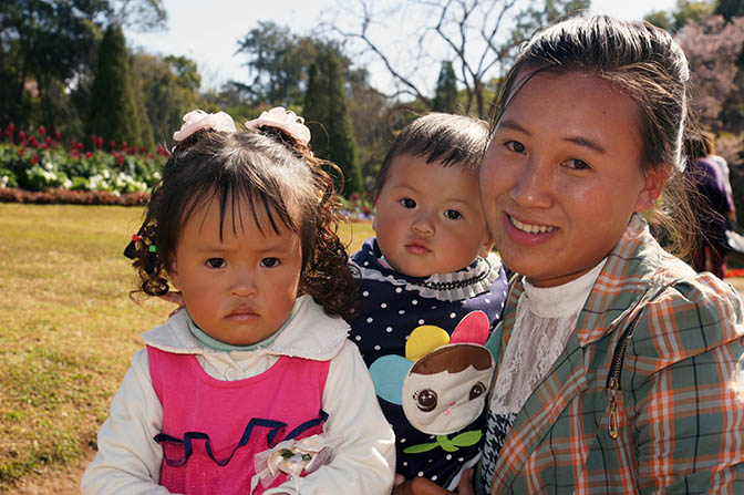 Family in the Botanical Gardens, Pyin Oo Lwin 2016