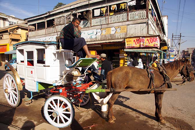 Local horsedrawn transport, Pyin Oo Lwin 2016