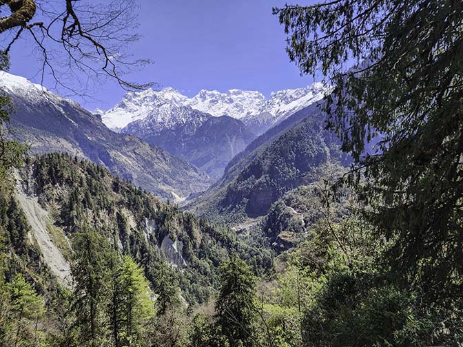 The green foothills between Dharapani and Chame, 2023