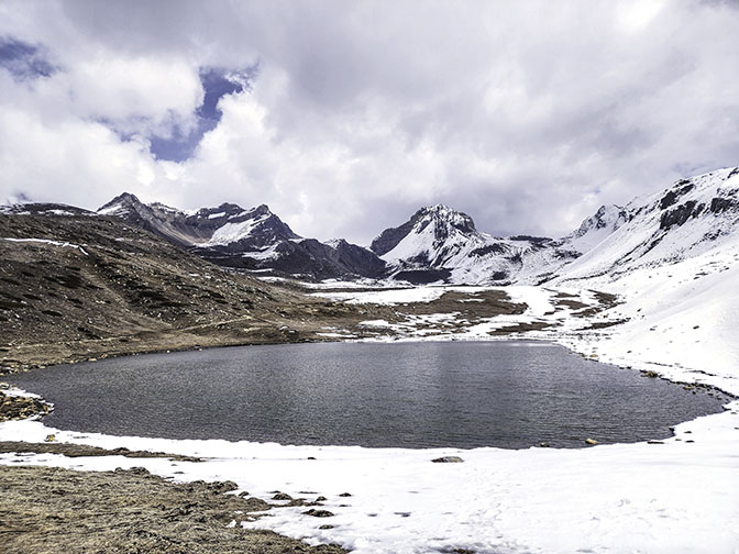 Bhraka Manang small Ice Lake at 4,620 meters above sea level, 2023