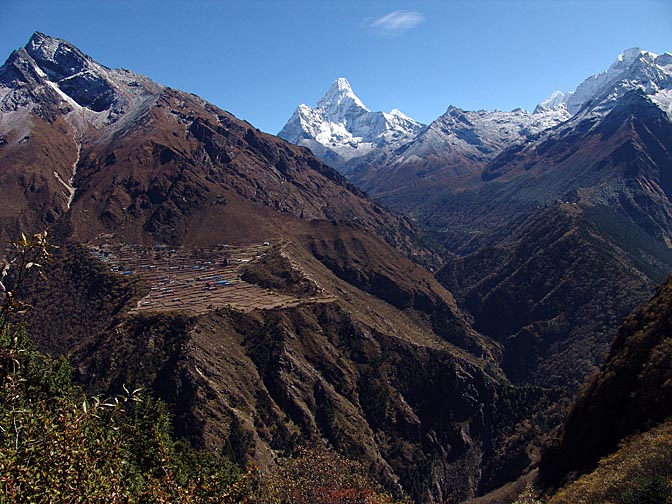 The landscape between Khumjung and Dole, with Tengboche in the opposite, 2004