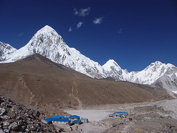 The view of Gorak Shep and Kala Patthar hill, 2004