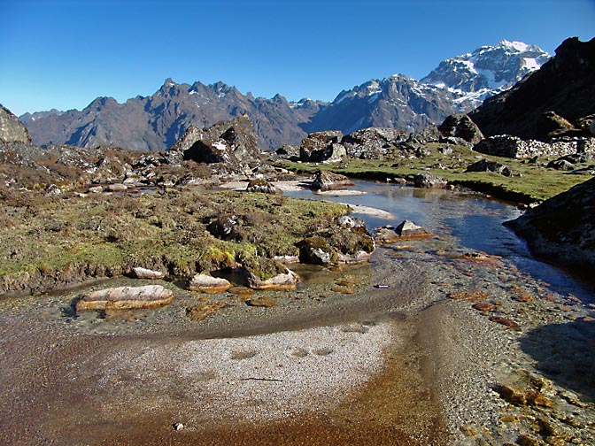 A splendid morning in Sellele, 2006