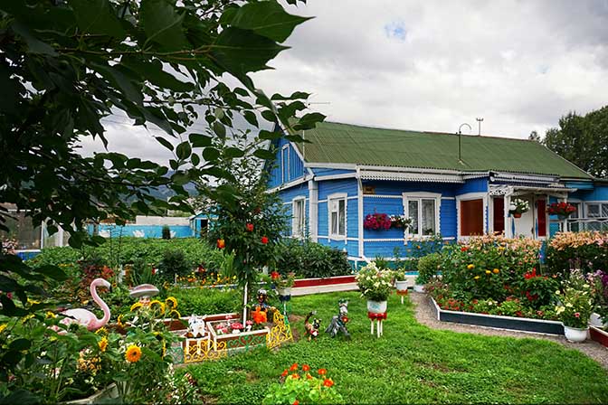 A well-kept country house, Esso 2016