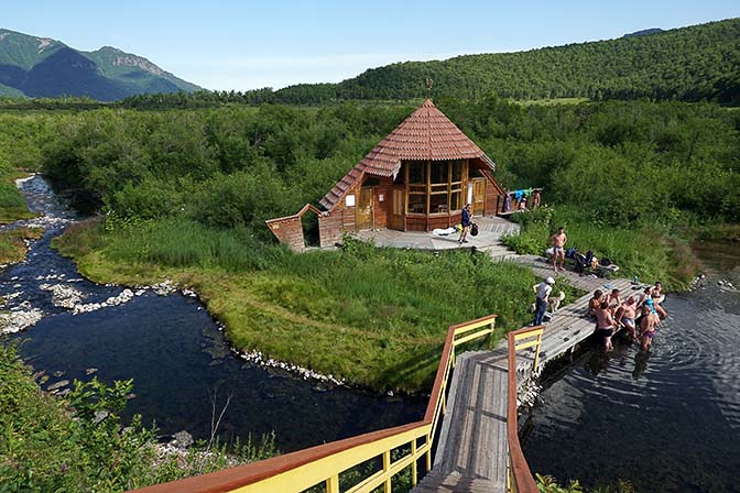 Goryacherechensky thermal hot spring and wardrobe wooden hut, Nalychevo Park 2016