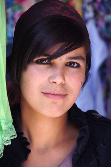 Young lady in the market, Khushikat 2013