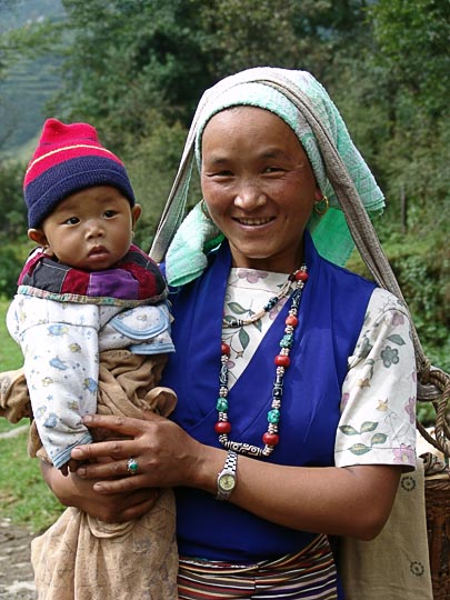 Carrying the Young in Jiri, along the Khumbu Trail to the Everest, Nepal 2004