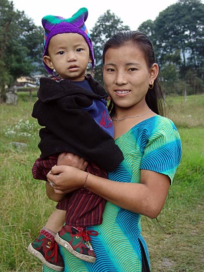 Carrying the Young in Jiri, along the Khumbu Trail to the Everest, Nepal 2004