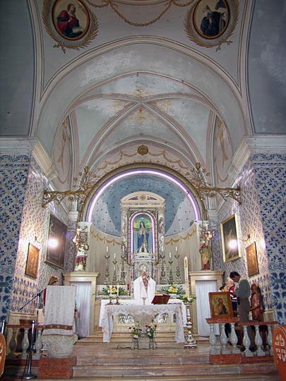 אולם התפילה בכנסיית יוחנן בהרים הקתולית-פרנסיסקנית, 2008