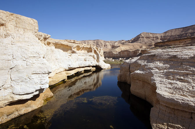 Tzin water pools in white gorge, 2012