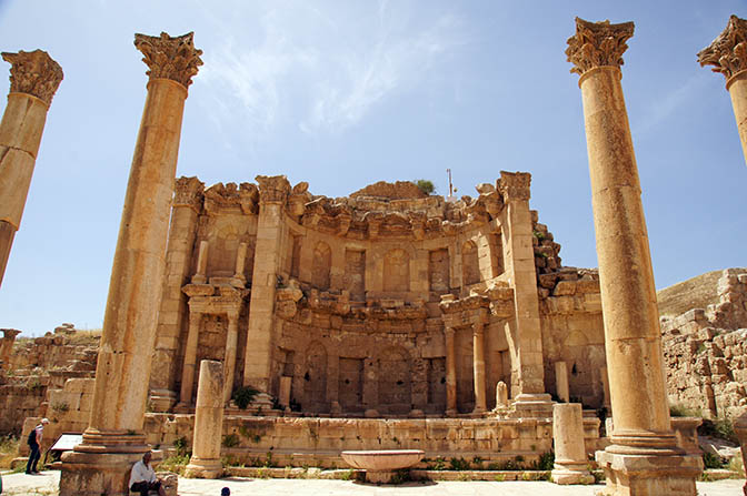 The Roman nymphaeum in the Cardo Maximus, 2016