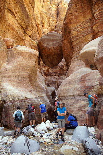 Hanging boulder in the gorge of Wadi Ghweir, 2014