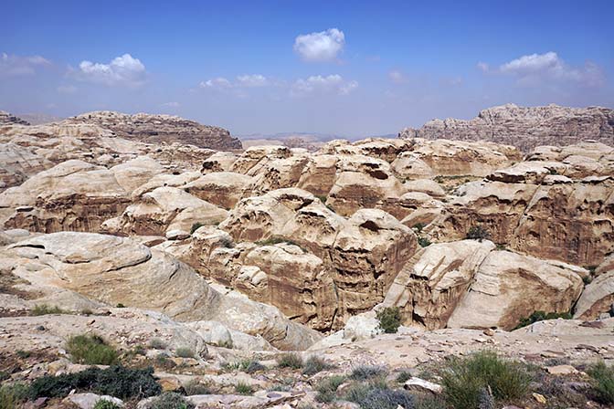 The round domes of white sandstone (Disi formation) on top of Mount Armel, 2017