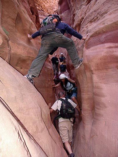 A narrow gorge in Rakebat Canyon in Jabel Um Ishrin, 2005