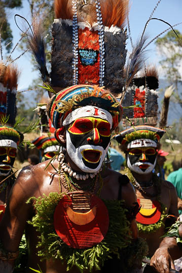 A Kopi man, from Polga village in the Western Highland Province, singing at The Hagen Show 2009