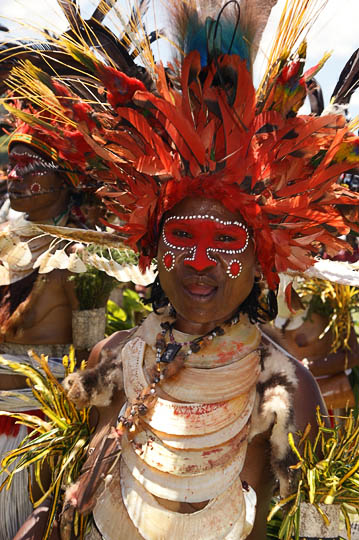 A woman, from Goroka in the Eastern Highland Province, singing at The Goroka Show 2009