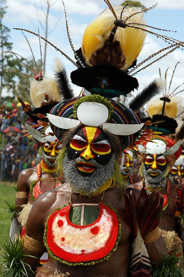 Nabilya man, from Hagen in the Western Highland Province, singing at The Hagen Show 2009