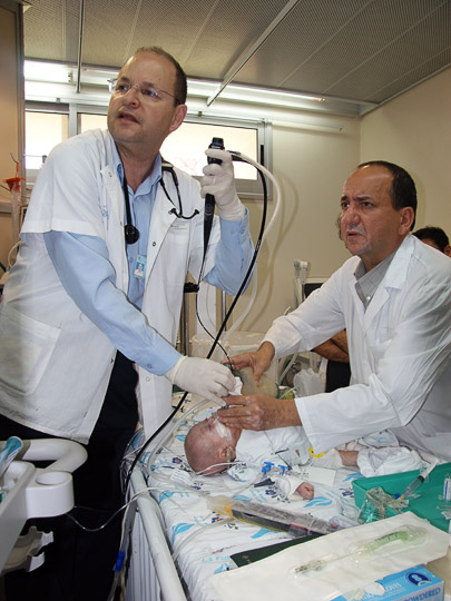 Dr. Sion Huri and Dr. Avigdor Mandelberg perform a procedure on Mansour from Gaza, The Wolfson Hospital 2011